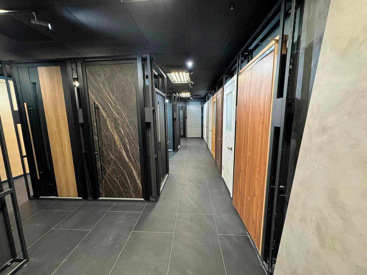 Showroom, Sandy, Utah